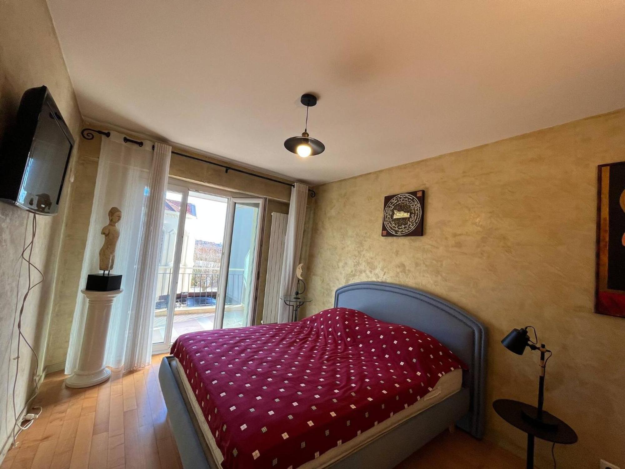 Comfortable And Fully Equiped Two Bedroom Cannes