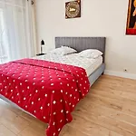 Comfortable And Fully Equiped Two Bedroom Apartment